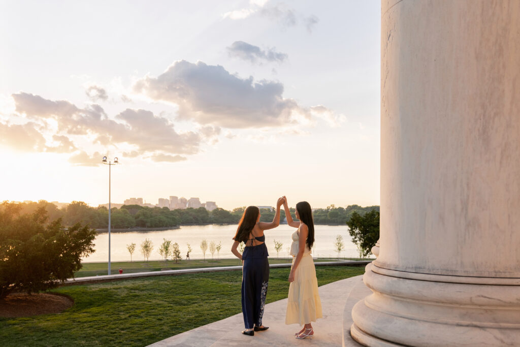 senior portraits at the jefferson memorial in washington dc